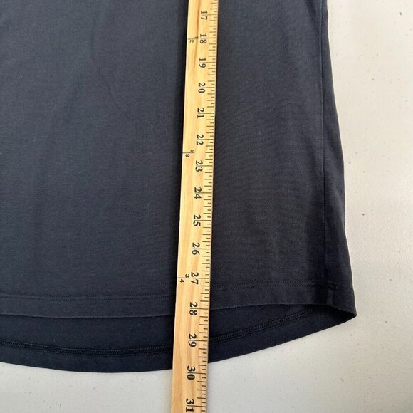 Lululemon 5 Year Basic Tee Shirt Size M Black Design Pullover Crew neck - Picture 6 of 8